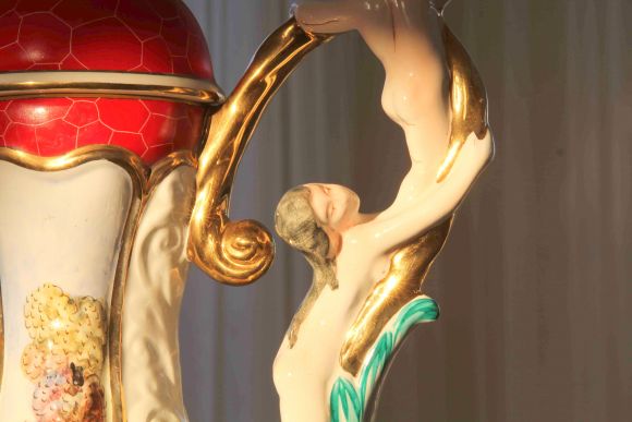 Декоративный высокий кувшин CAPODEMONTE