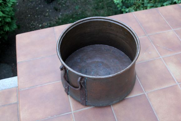 Старинная емкость для дров. Европа. Начало 20 века