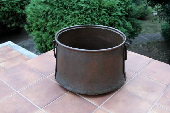 Старинная емкость для дров. Европа. Начало 20 века