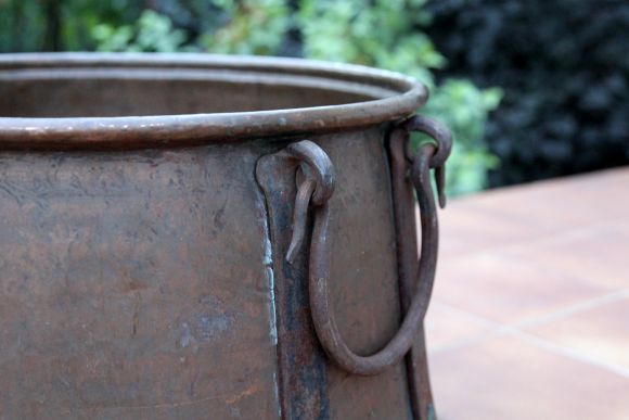 Старинная емкость для дров. Европа. Начало 20 века