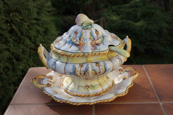 Невероятная винтажная супница  Capodimonte Каподимонте. Италия.