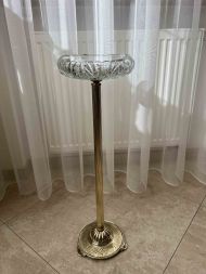 Хрустальная пепельница на изящной латунной ножке