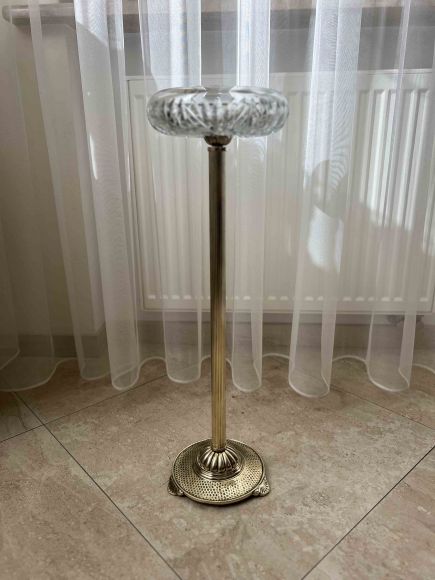 Хрустальная пепельница на изящной латунной ножке