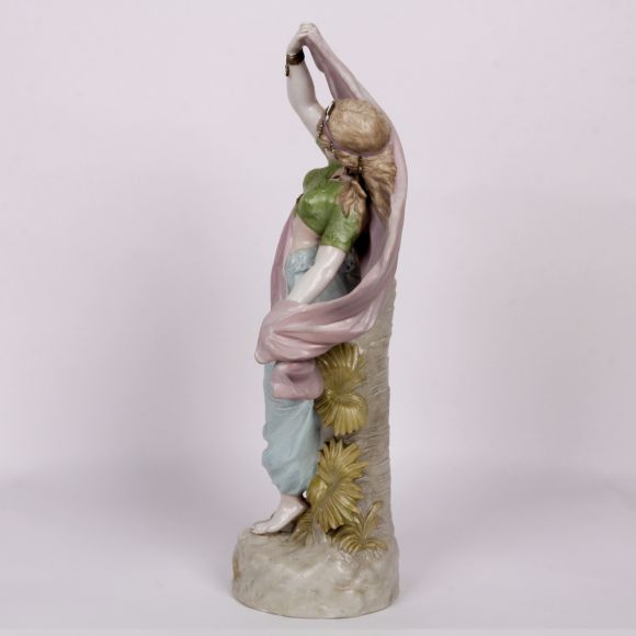 Антикварная Немецкая статуэтка DRESDEN