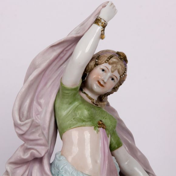 Антикварная Немецкая статуэтка DRESDEN