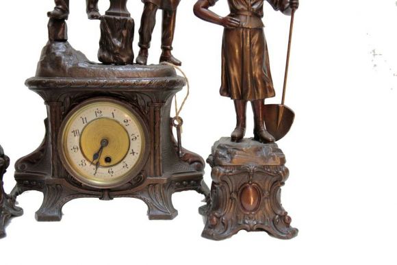 Часы медные "МИР. ТРУД. МАЙ". Часы сделаны в Англии