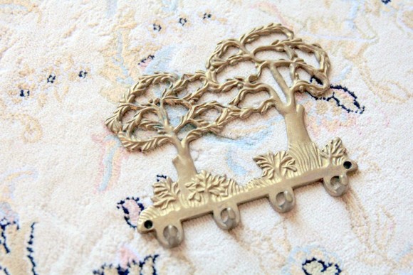 Старинные крючки из латуни. Великолепное литье