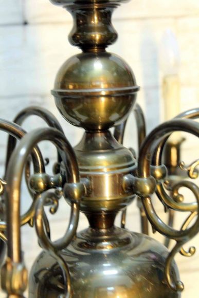 Старинная шикарная бронзовая люстра с шаром