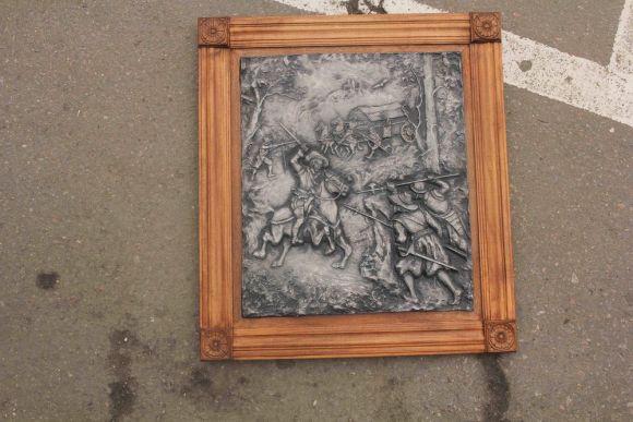 Великолепное антикварное оловянное панно в дубовой раме
