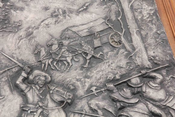 Великолепное антикварное оловянное панно в дубовой раме