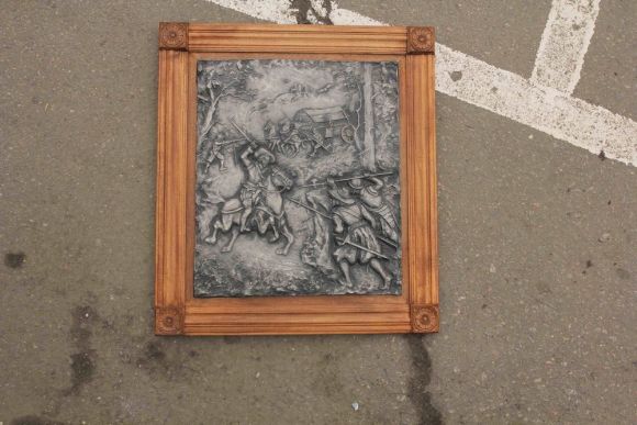 Великолепное антикварное оловянное панно в дубовой раме