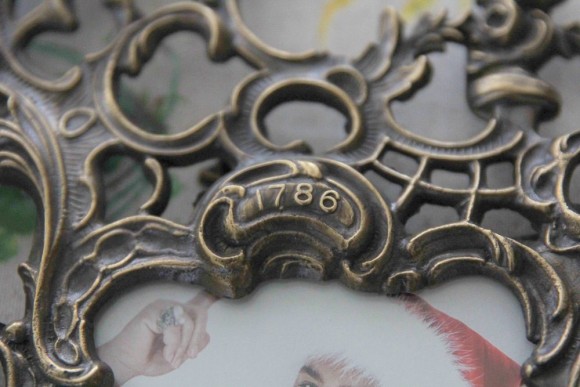 Замечательные антикварные рамочки из бронзы в патине