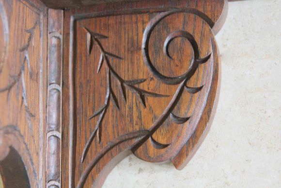 Угловая дубовая полка удлиненной формы