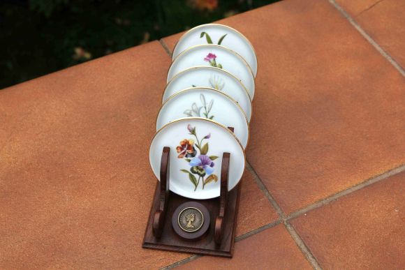 Очаровательный набор винтажных блюдец.Германия. Начало 20 века