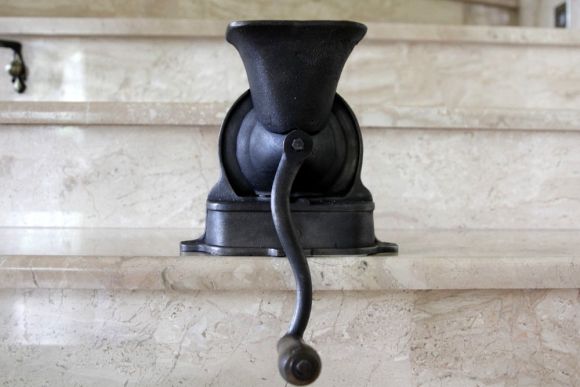 Чугунная кофемолка мелкого помола. Европа. Начало 20 вв