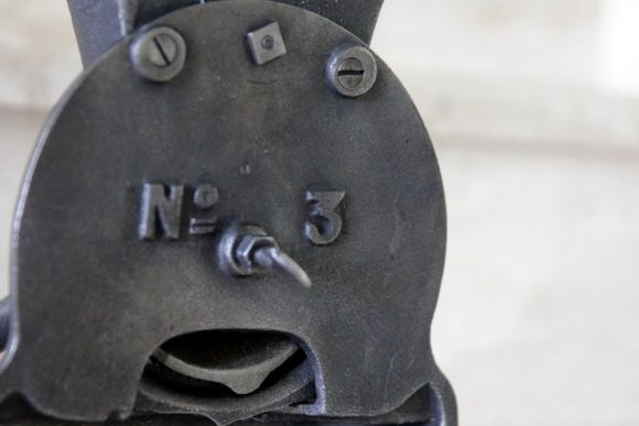 Чугунная кофемолка мелкого помола. Европа. Начало 20 вв