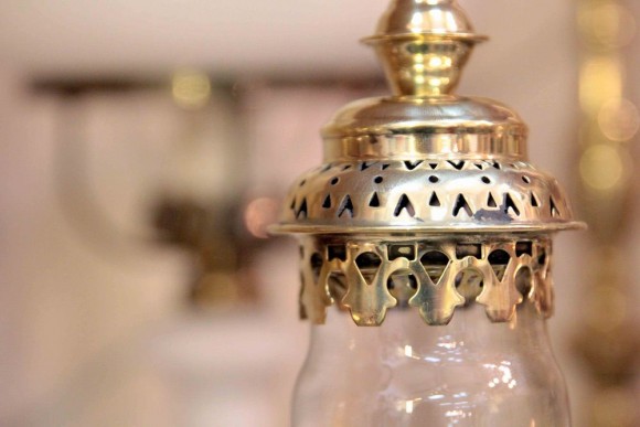 Настенная свечная бра закрытого типа. Европа. Конец 19 века