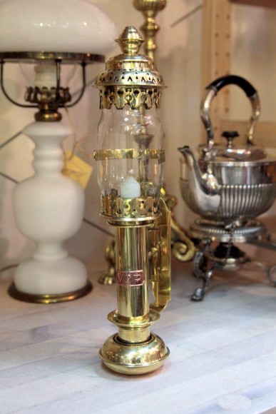 Настенная свечная бра закрытого типа. Европа. Конец 19 века