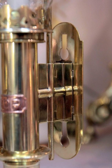 Настенная свечная бра закрытого типа. Европа. Конец 19 века