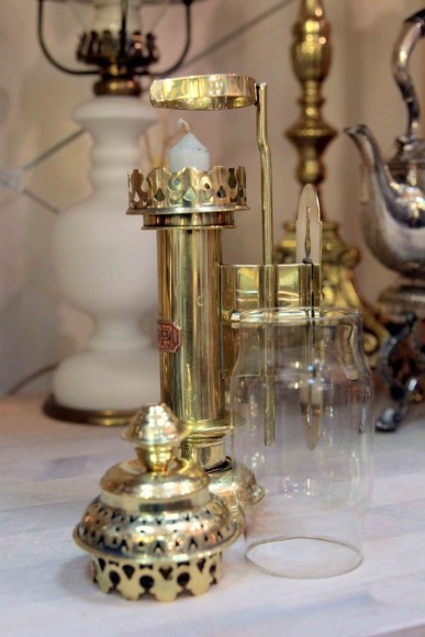 Настенная свечная бра закрытого типа. Европа. Конец 19 века