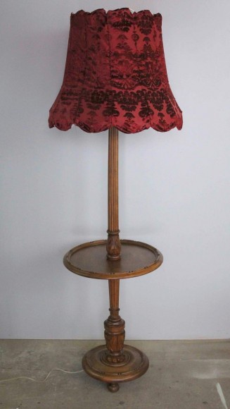 Винтажный напольный торшер из дерева.Европа.Начало 20 века