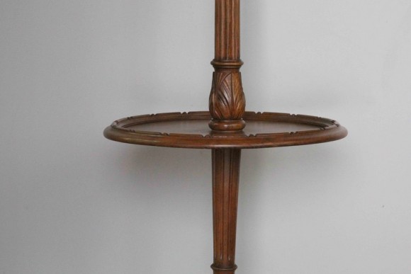 Винтажный напольный торшер из дерева.Европа.Начало 20 века