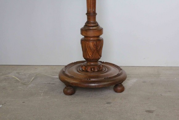 Винтажный напольный торшер из дерева.Европа.Начало 20 века