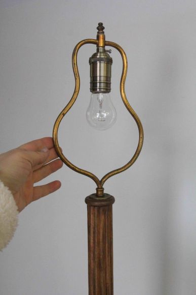 Винтажный напольный торшер из дерева.Европа.Начало 20 века