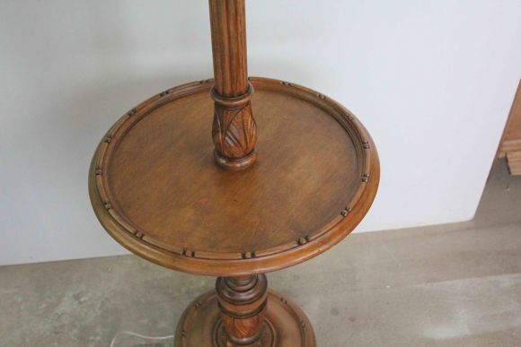 Винтажный напольный торшер из дерева.Европа.Начало 20 века