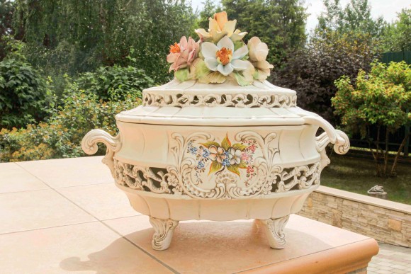 Итальянская огромная супница - конфетница