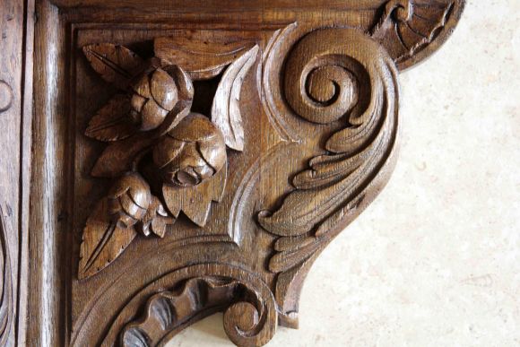  Дубовая резная полка из массива дерева