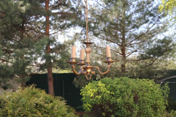 Винтажная небольшая люстра из бронзы. Европа. 20 век.