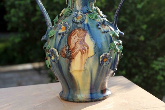 Роскошная итальянская ваза с портретом девушки