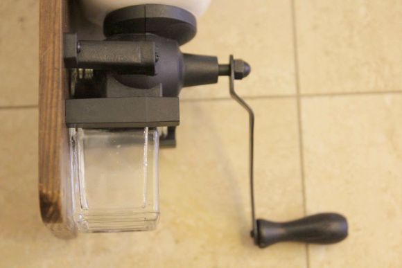 Винтажная фарфоровая настенная кофемолка. Голландия. середина 20 вв