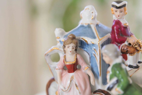 Антикварная фарфоровая статуэтка Лошадки. Европа. Начало 20 века