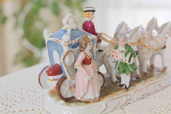 Антикварная фарфоровая статуэтка Лошадки. Европа. Начало 20 века