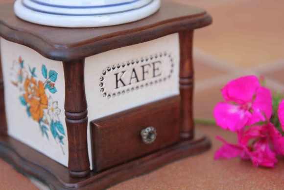 Аккуратная механическая кофемолка. Европа. Начало 20 века