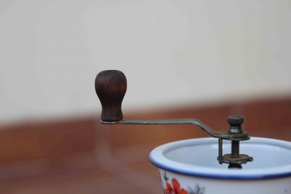 Аккуратная механическая кофемолка. Европа. Начало 20 века