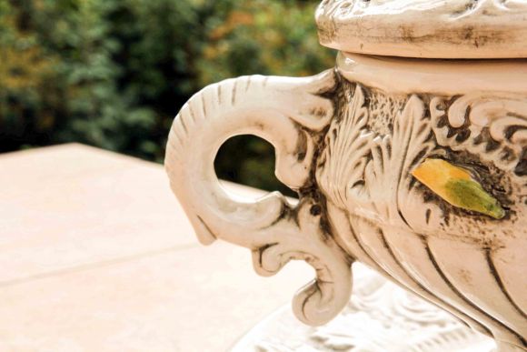 Роскошная круглая итальянская супница в лаке