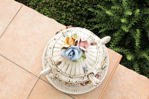 Роскошная круглая итальянская супница в лаке