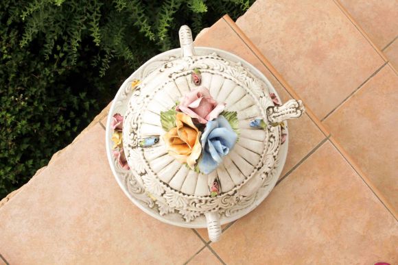 Роскошная круглая итальянская супница в лаке