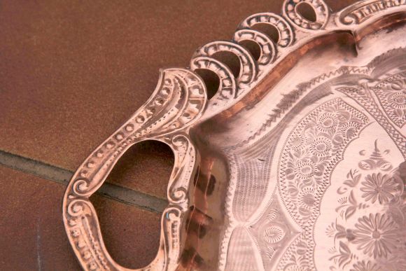 Необыкновенно красивый поднос из меди. Европа. Начало 20 века