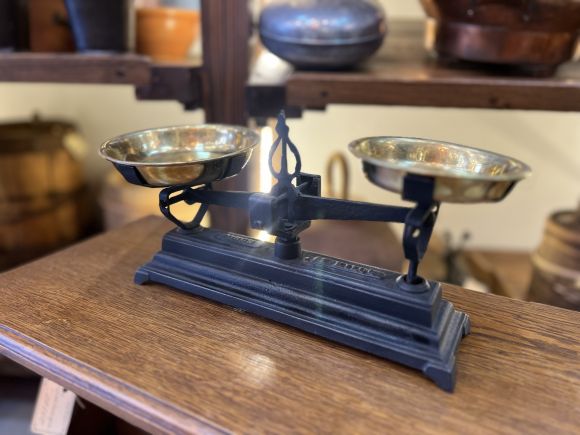 Старинные весы FORCE 1 кг