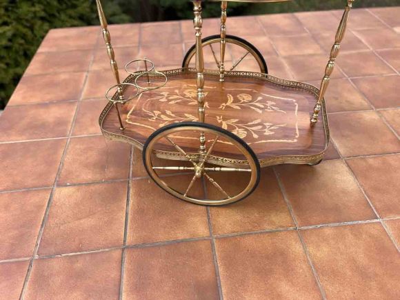 Антикварный столик на колесах маркетри