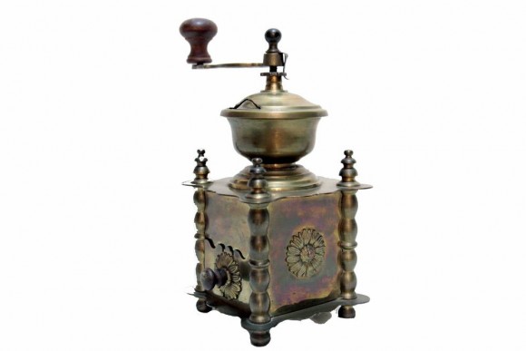 Винтажная латунная неполированная кофемолка