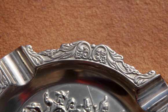 Круглая пепельница с голландским сюжетом. 20 вв