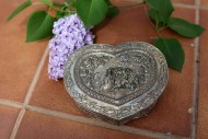 Старинная шкатулка сердце для очень важных моментов