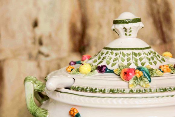 Фарфоровая супница "фруктовый сад"