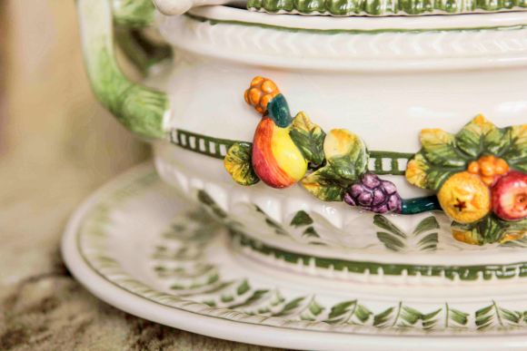 Фарфоровая супница "фруктовый сад"