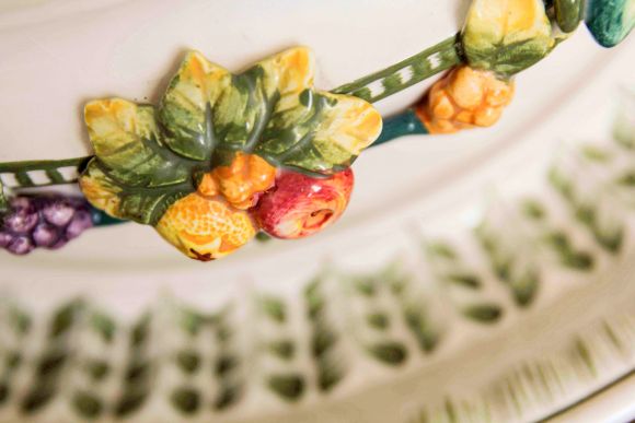 Фарфоровая супница "фруктовый сад"